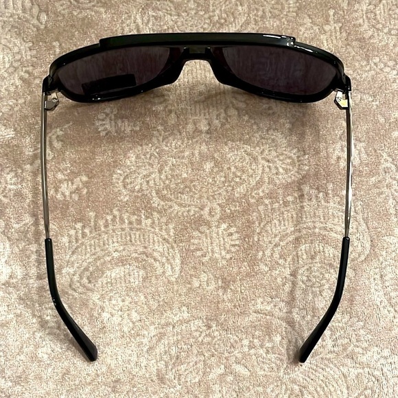 Brand New Guess Shield Aviators Black Frame Lens Metal Arms Men’s Sunglasses - Picture 5 of 15